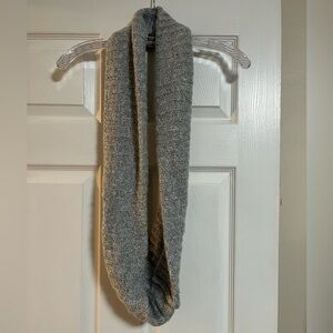 OLD NAVY Cozy Gray Knit Infinity Scarf